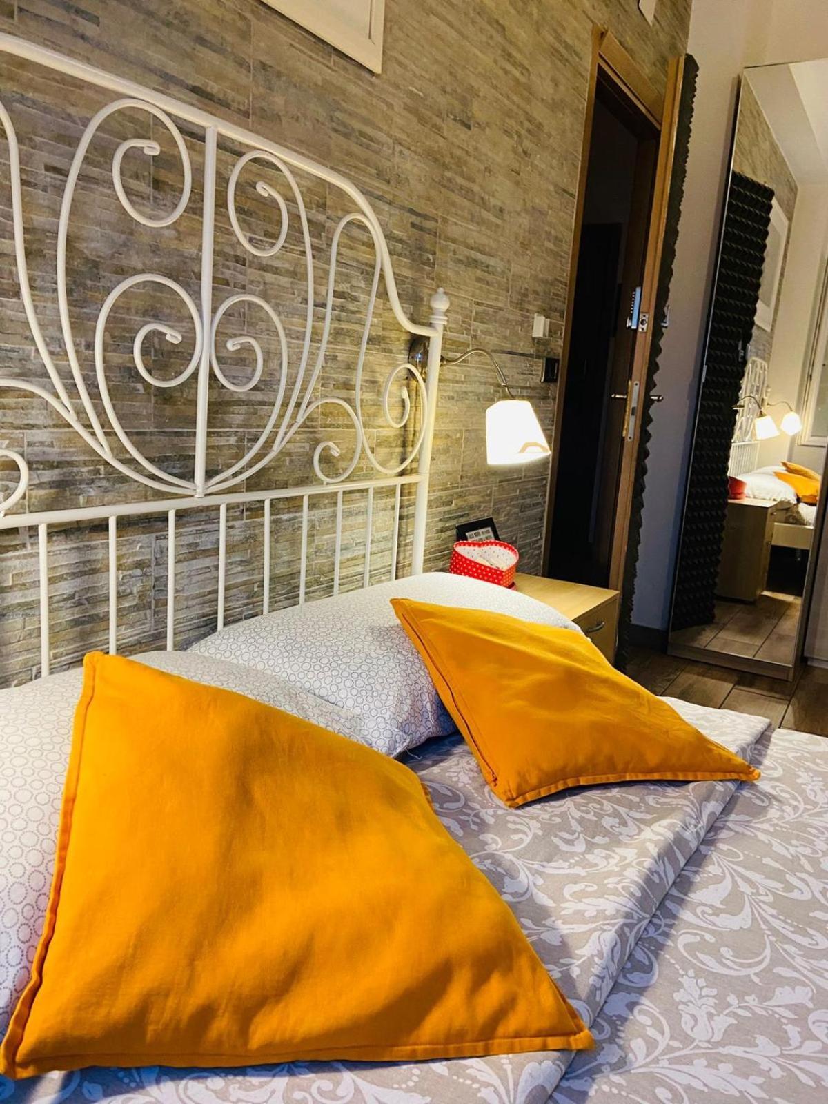 Europe Station Rooms Parma Exterior foto